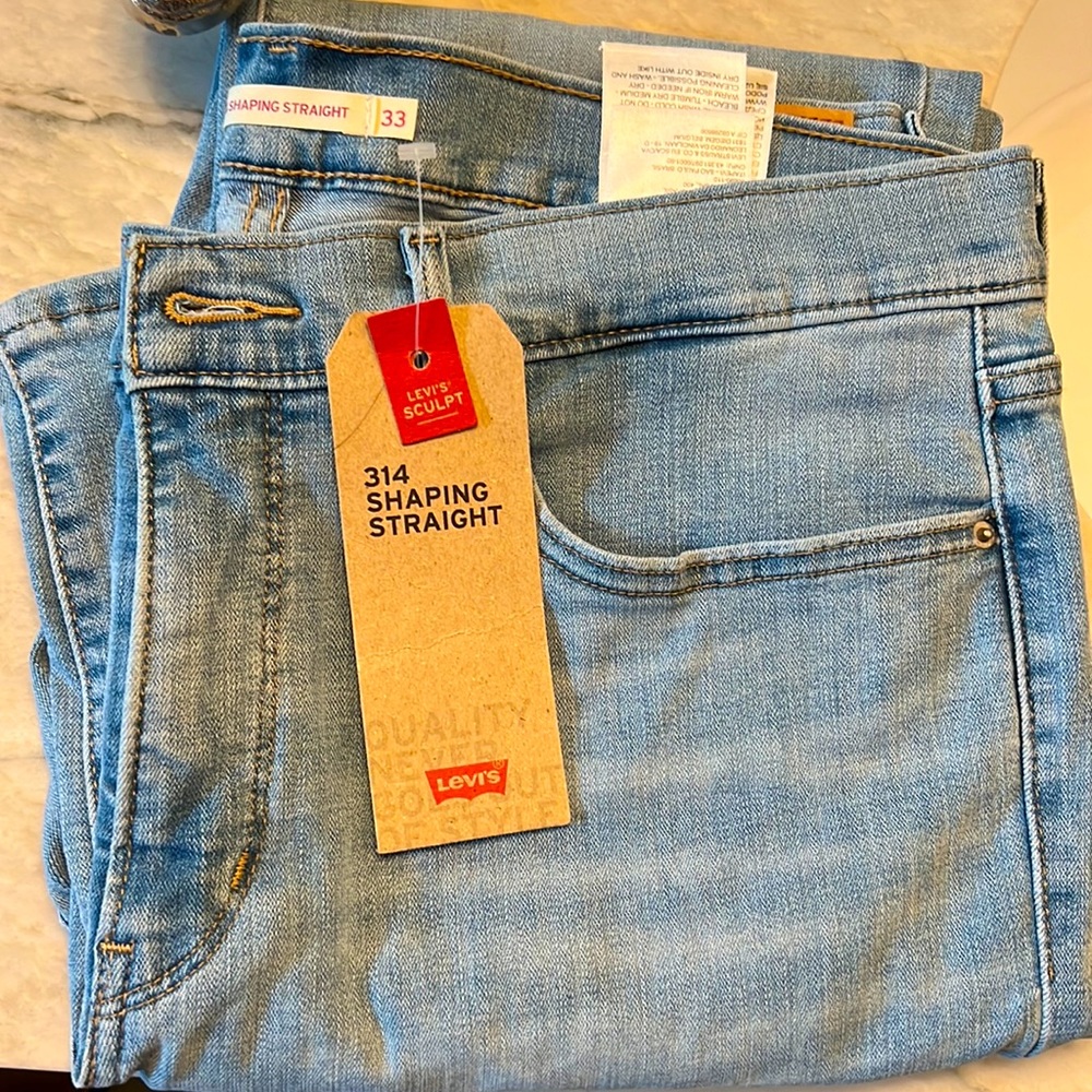 Brand new Levis size 33
